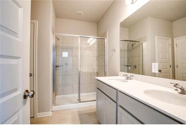 Building Photo - 237 Unforgiven Ln