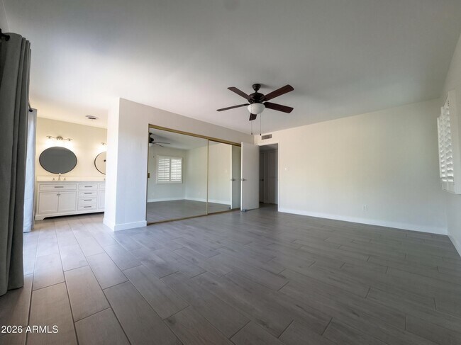 Building Photo - 4222 E Winnetka Dr