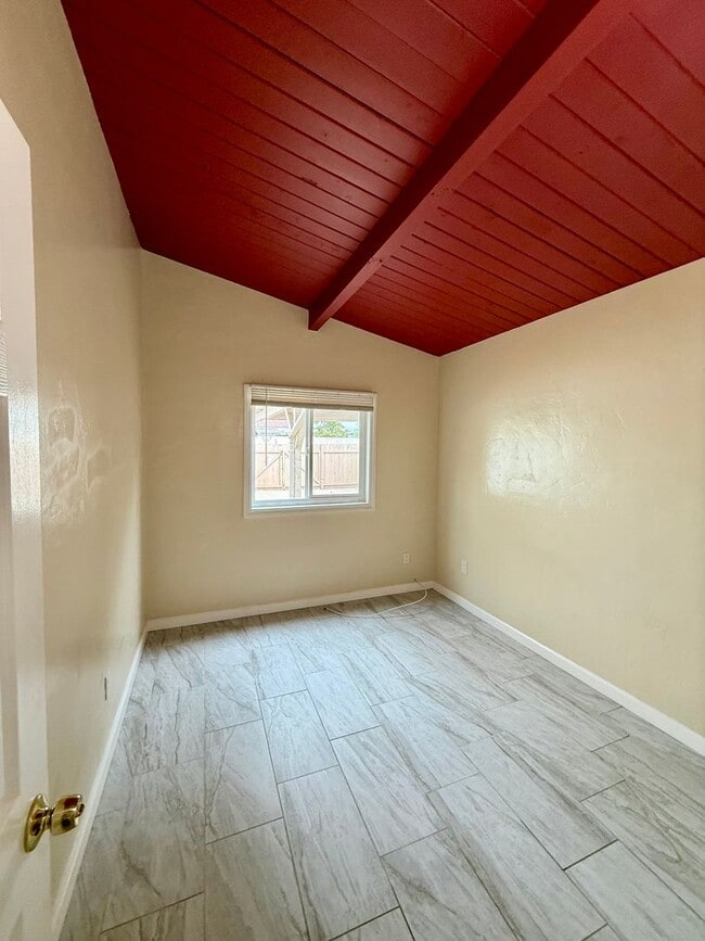 Building Photo - 4901 Frink Ave