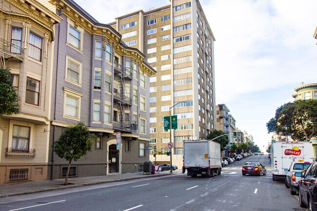 Building Photo - 977 Pine