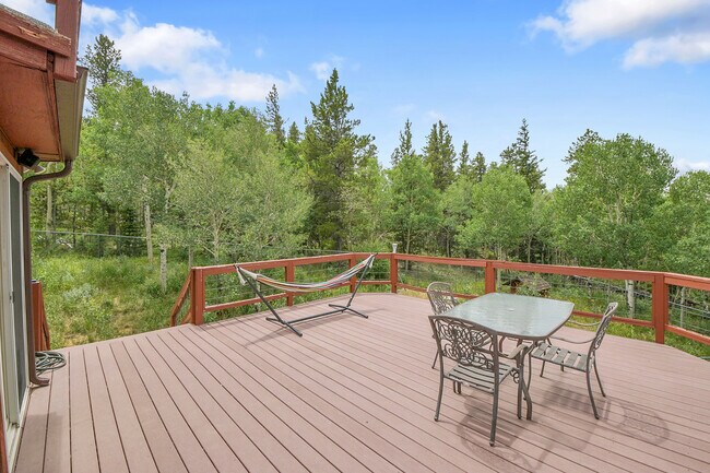 Building Photo - 204 Bristlecone Way