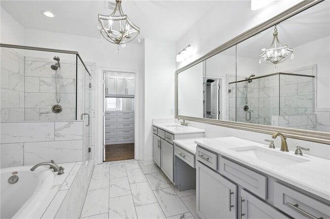 Building Photo - 2436 Skyland Way NE
