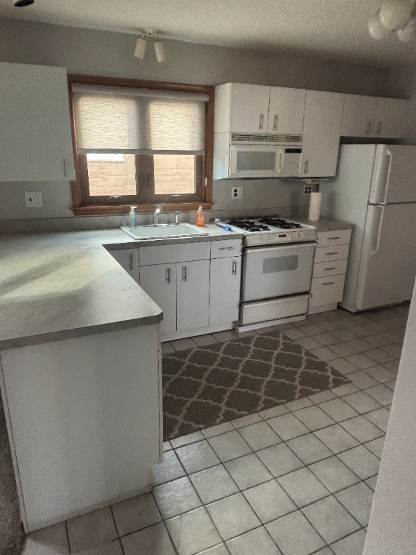 Building Photo - 1314 N 21st Ave