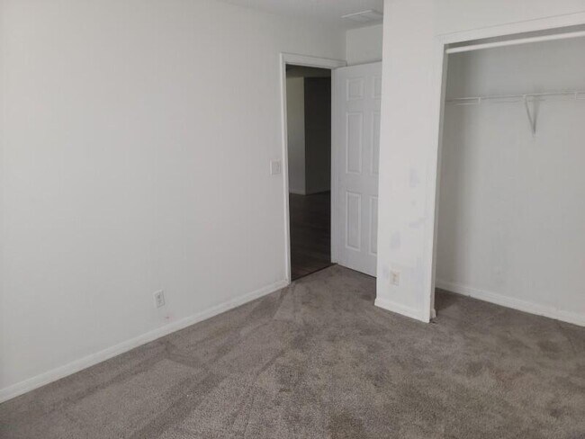 Building Photo - 4232 SW Winslow St