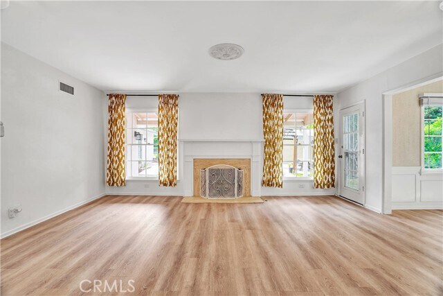 Building Photo - 5835 Jumilla Ave