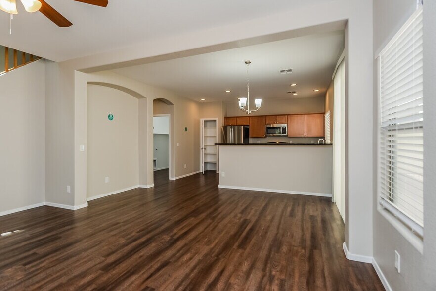 Building Photo - 3939 E Jasper Dr