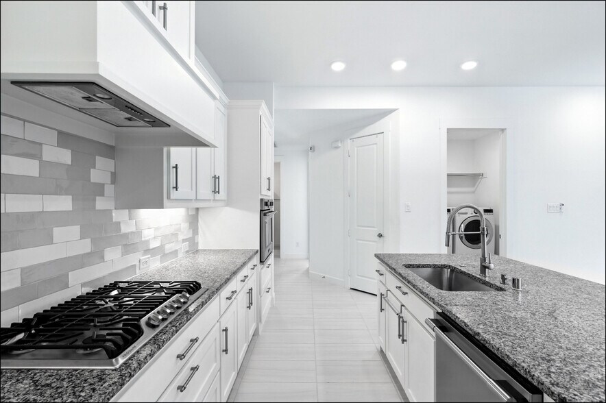 Building Photo - 2284 Bower Ln