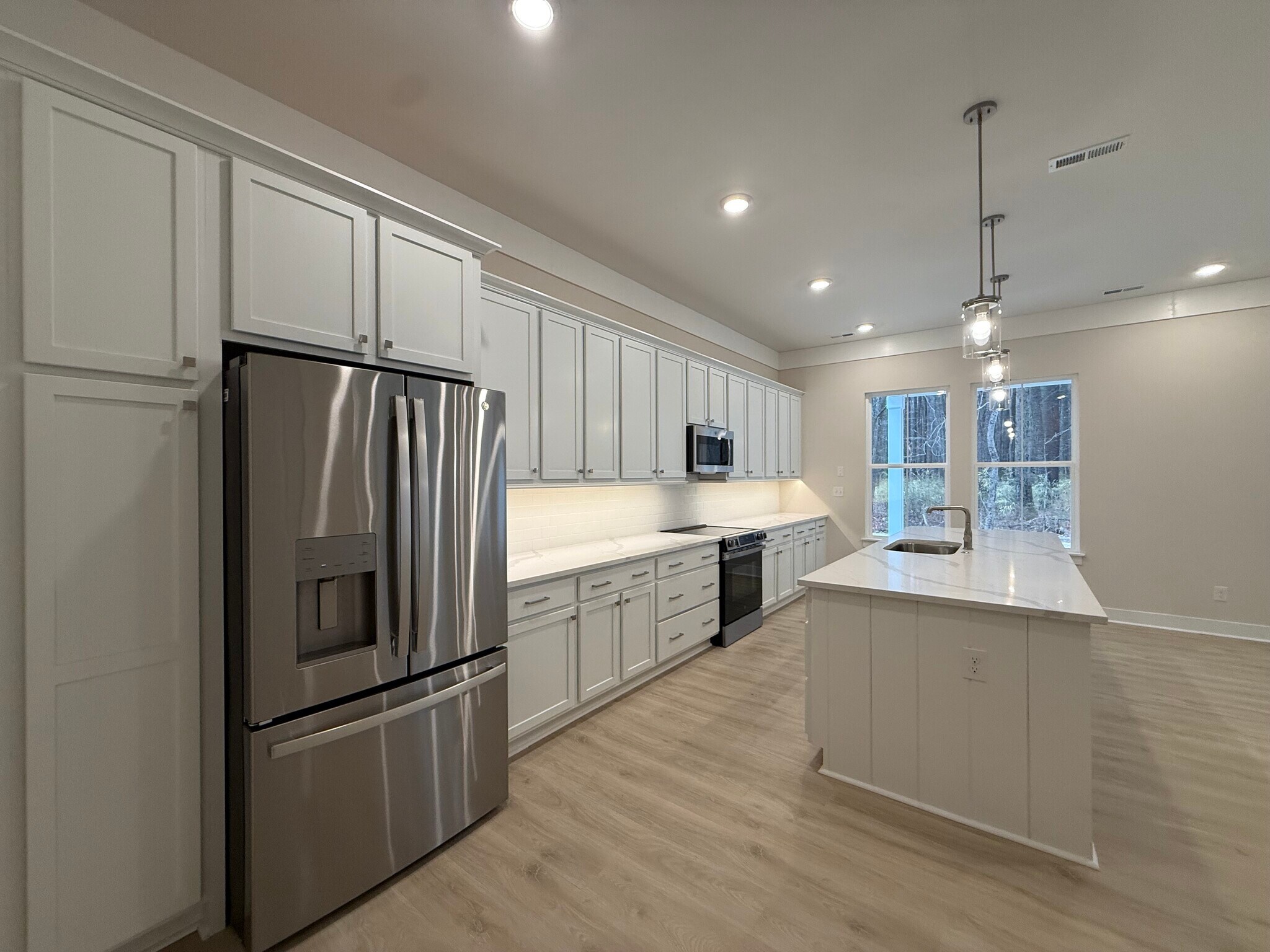 Building Photo - 2049 Burson Dr