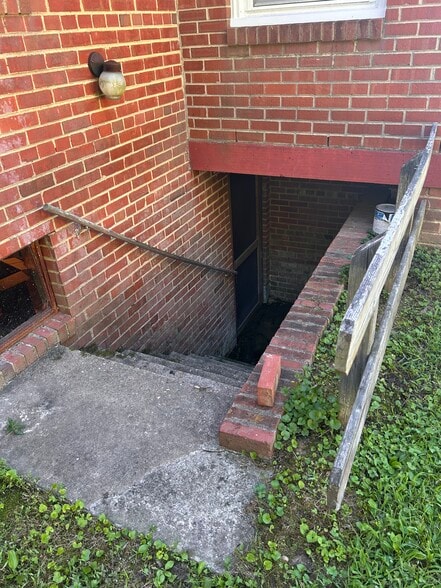 Steps to basement - 10122 Pollard Creek Rd