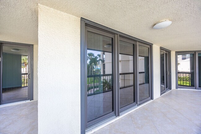 Building Photo - 4551 Gulf Shore Blvd N