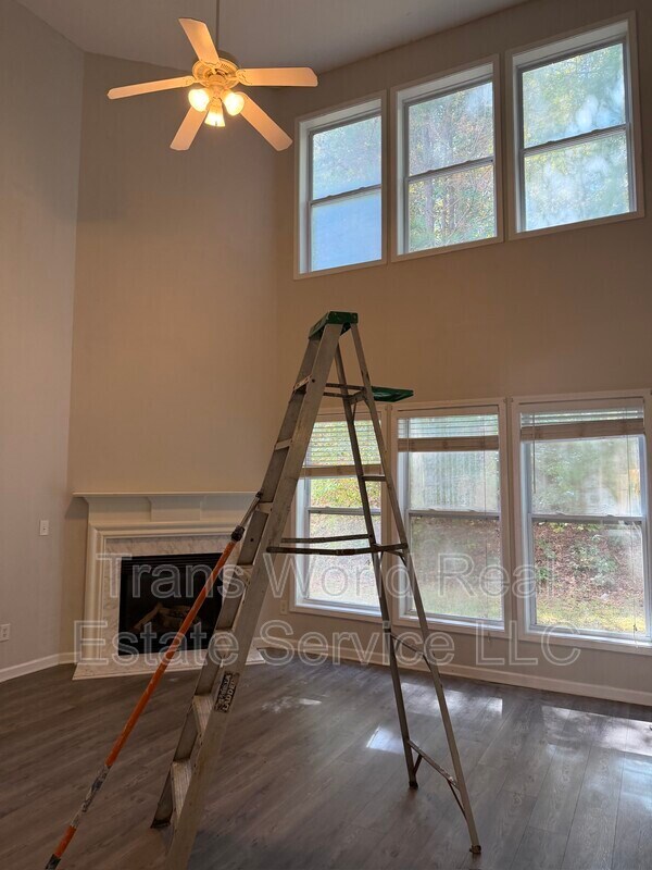 Building Photo - 2363 Jasmine Glen Dr