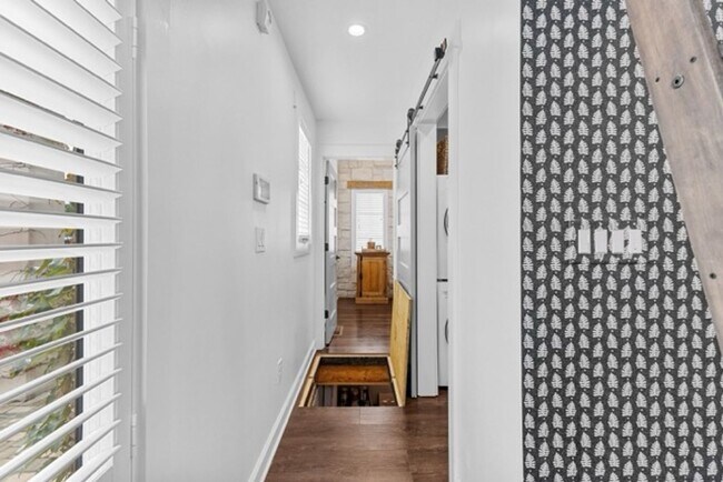 Building Photo - 192 Breakspear Ln