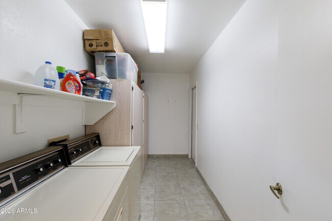 Building Photo - 6381 S Championship Dr
