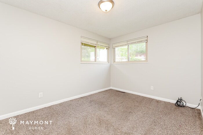 Building Photo - 338 Shade Dr