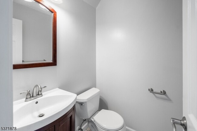 Building Photo - 73 Crickhollow Ct