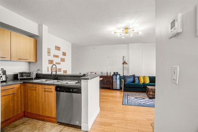 Building Photo - 471 NE 25th St