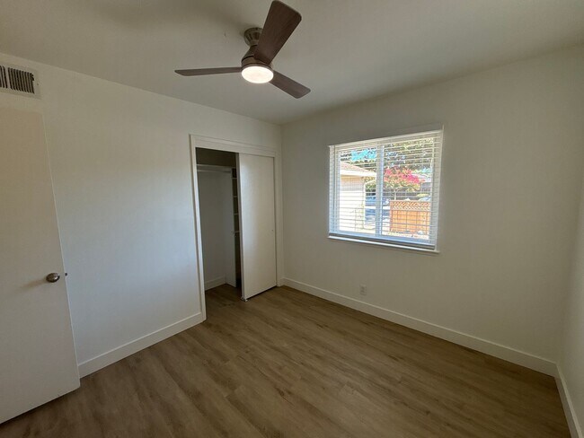 Building Photo - 1419 Yolanda Ct