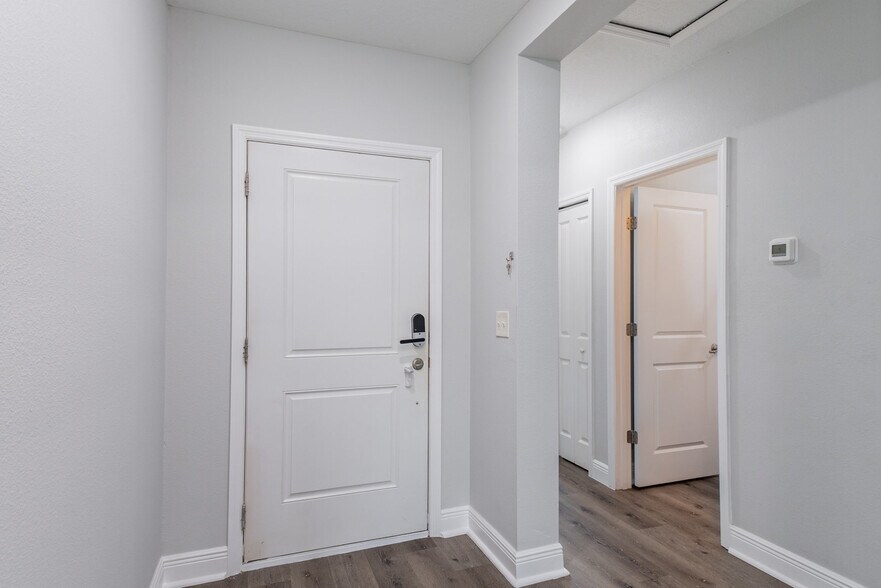 Building Photo - 774 Lucaya Dr