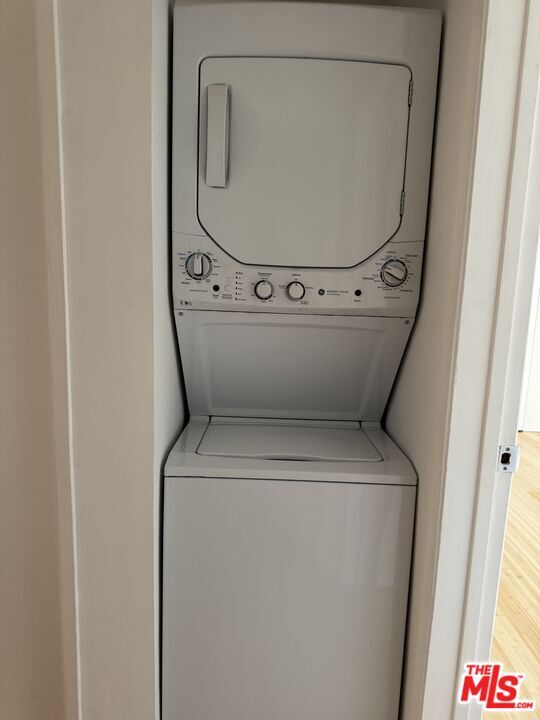 Building Photo - 2803 Arizona Ave