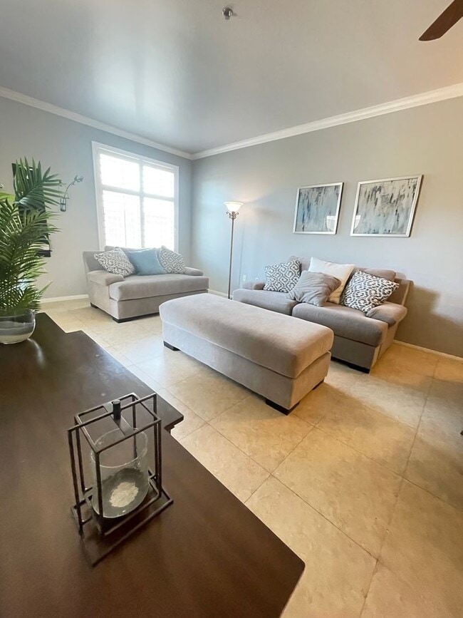 Building Photo - SPACIOUS & Quiet Cortez Hill Gem – Central...