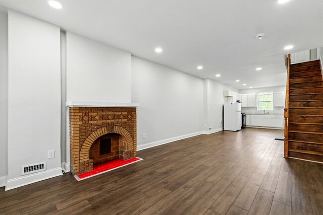 Building Photo - 1719 Darley Ave