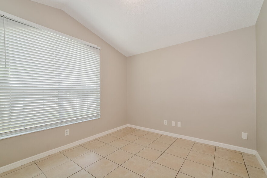 Building Photo - 320 MacGregor Rd