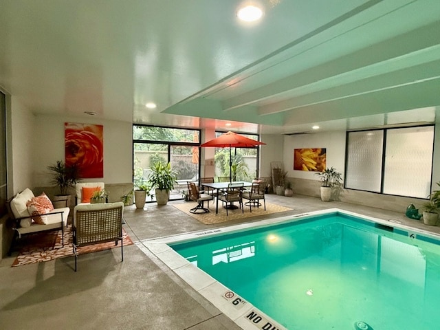 Heated pool - 777 N Washington St