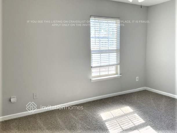 Building Photo - 227 Bandelier Cir