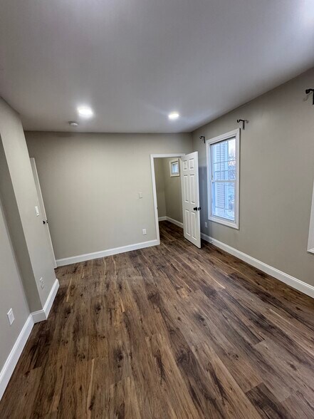 Building Photo - 189 Summer St