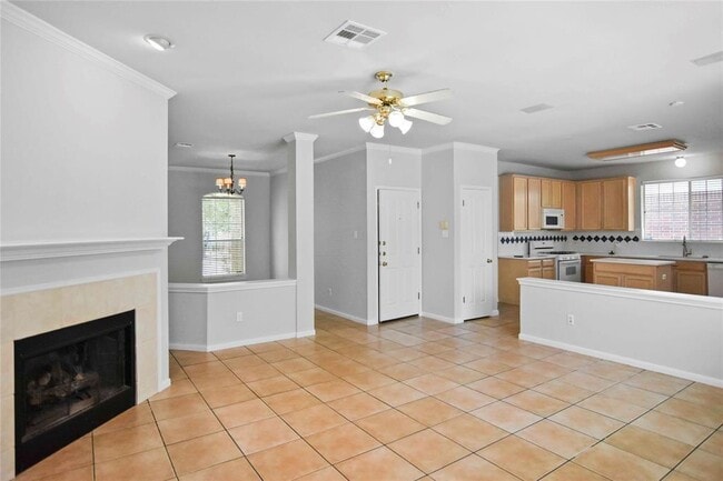 Building Photo - 17504 Lake Pines Dr