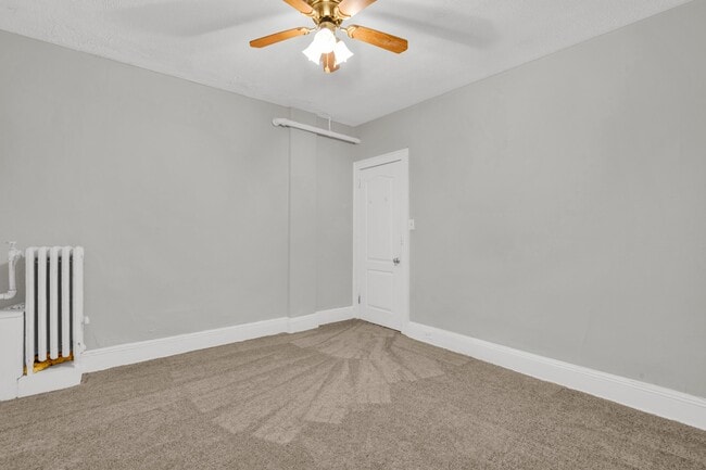 Building Photo - 1820 Clydesdale Pl NW