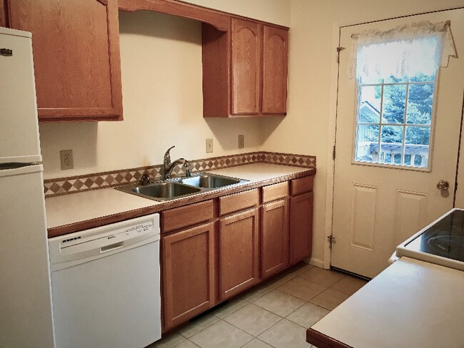 Building Photo - 1319 Walnut St