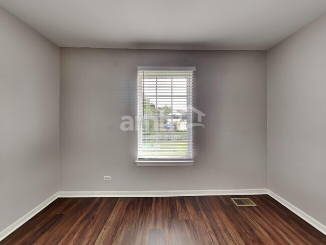 Building Photo - 1372 Deer Creek Ln