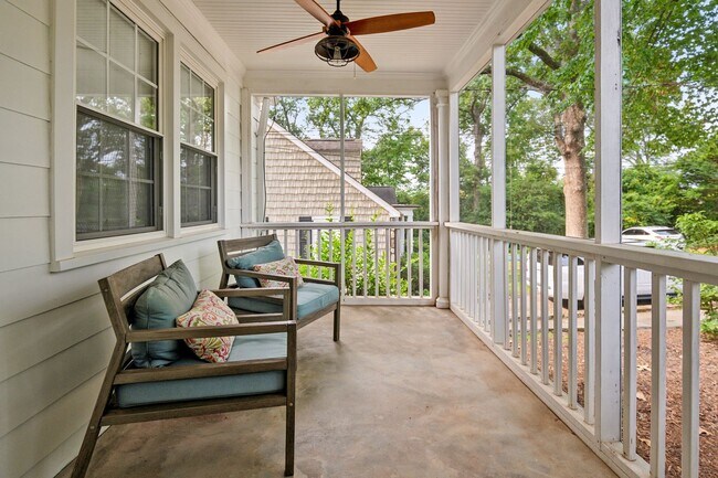 Building Photo - 3 Bed, 2 Bath Home in Greenville is Available
