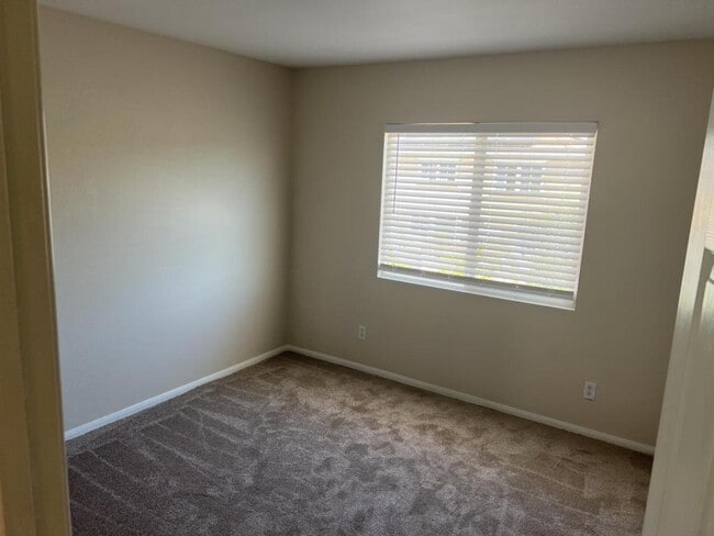 Building Photo - 27749 Hackberry St