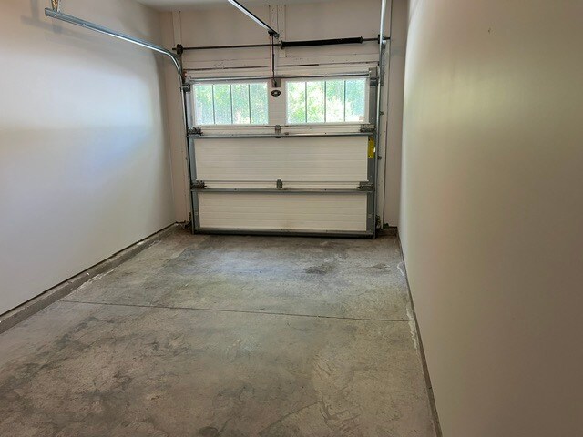 Garage - 25 Sugar Maple Ln