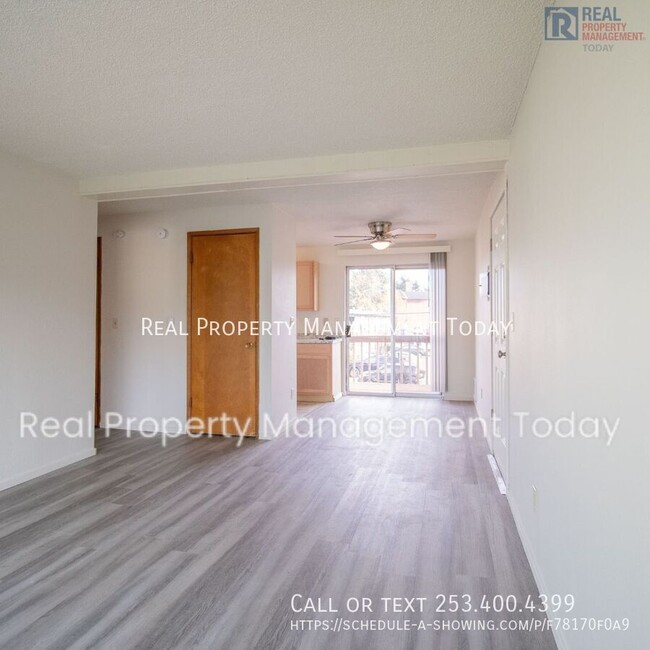 Building Photo - 1 Bedroom In Tukwila!!