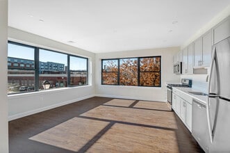 Building Photo - 18 New Derby St