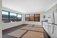 Building Photo - 18 New Derby St