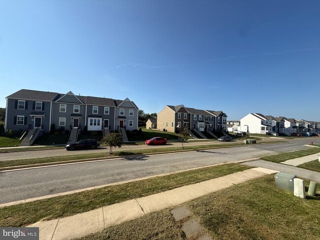 Building Photo - 60 Deerbrook Dr