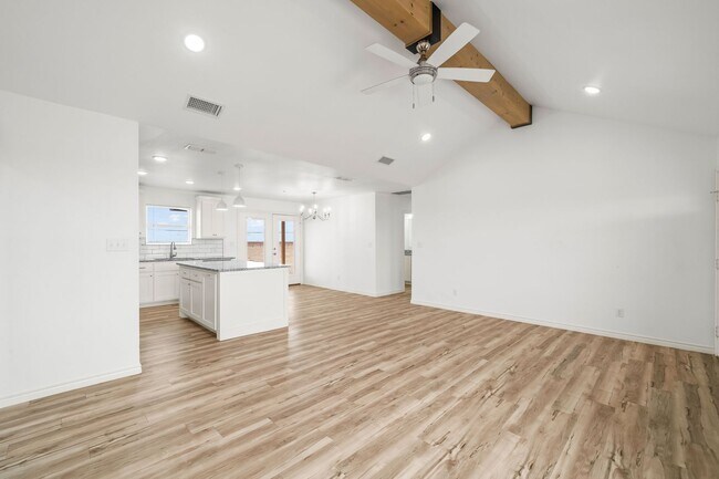 Building Photo - Country Living In Idalou ISD!