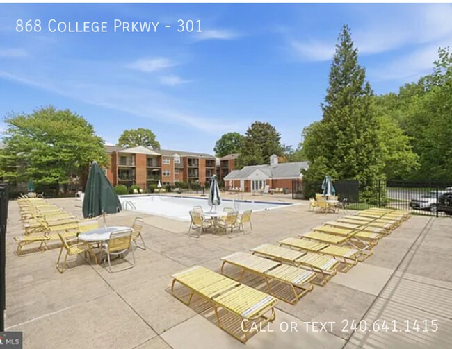 Building Photo - 868 College Pkwy
