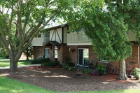 Building Photo - FREE heat, minutes from Madison and Fitchb...