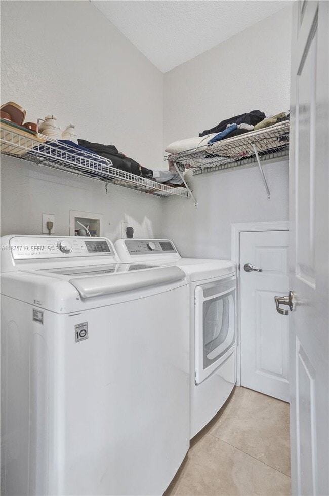 Building Photo - 3237 NW 32nd Terrace