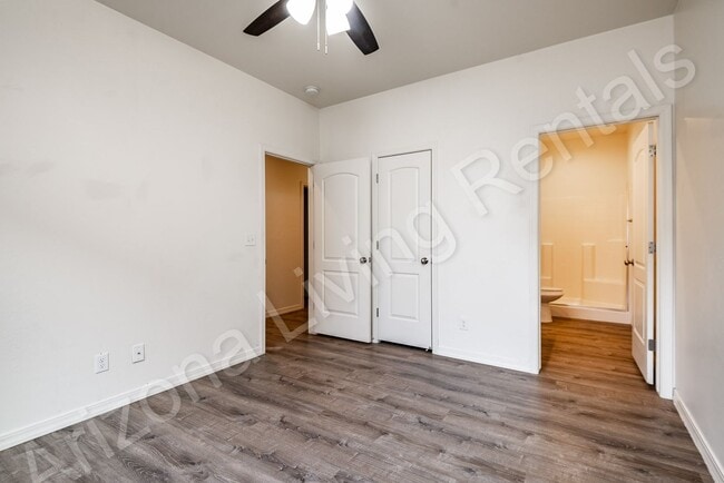 Building Photo - PEAR3527