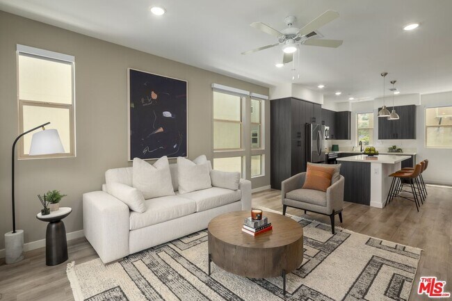 Building Photo - 1805 W Bankside Wy