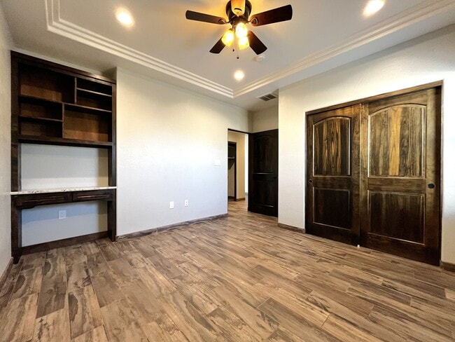 Building Photo - Lovely 3 Bedroom 2 Bathroom Home In NE ABQ!