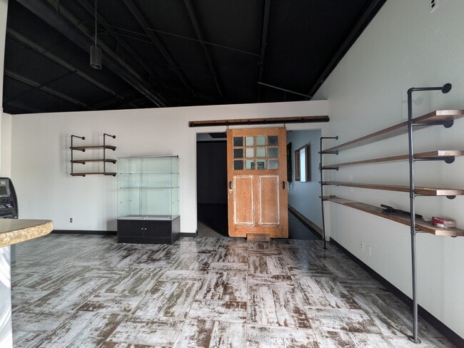 Building Photo - Commercial Retail Space