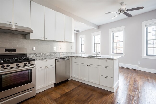 Primary Photo - 534 Tremont St