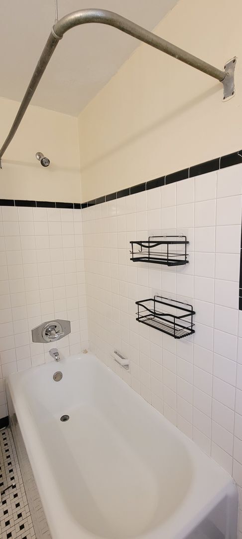 Building Photo - 1/1 in the Historic Duckpond area